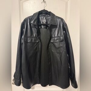 Men’s black H&M faux leather button down shacket jacket